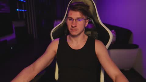 Snapshot of dorianreyes chatting on 11-07-25, 02:33 Dorian Reyes online show from 11-07-25, 02:33