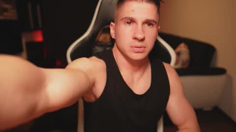 Snapshot of dorianreyes chatting on 11-19-25, 12:54 Dorian Reyes online show from 11-19-25, 12:54