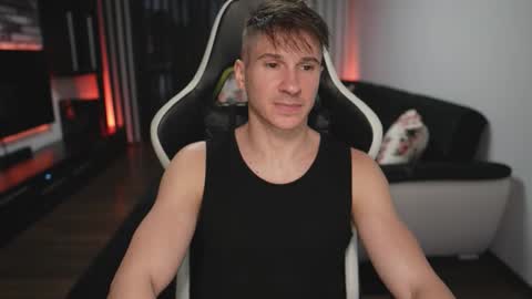 Snapshot of dorianreyes chatting on 11-19-25, 10:32 Dorian Reyes online show from 11-19-25, 10:32