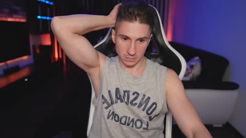 Snapshot of dorianreyes chatting on 11-22-25, 01:15 Dorian Reyes online show from 11-22-25, 01:15