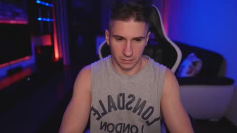 Snapshot of dorianreyes chatting on 11-26-25, 12:44 Dorian Reyes online show from 11-26-25, 12:44