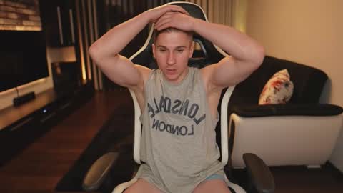 Snapshot of dorianreyes chatting on 12-18-25, 12:17 Dorian Reyes online show from 12-18-25, 12:17