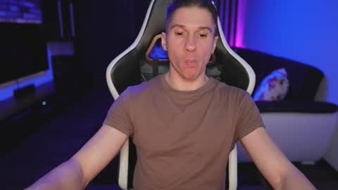 Snapshot of dorianreyes chatting on 12-21-25, 09:00 Dorian Reyes online show from 12-21-25, 09:00