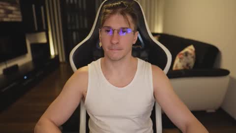 Snapshot of dorianreyes chatting on 01-08-26, 11:51 Dorian Reyes online show from 01-08-26, 11:51