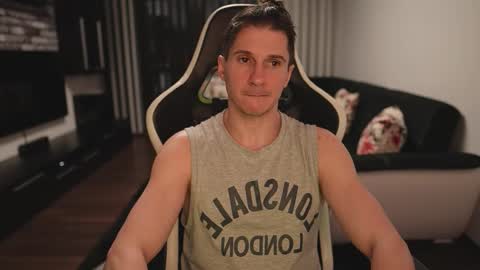 Snapshot of dorianreyes chatting on 03-27-26, 12:27 Dorian Reyes online show from 03-27-26, 12:27