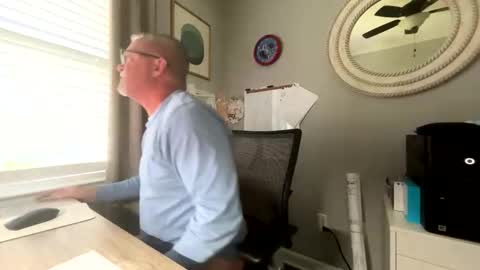 douglikes3xd online show from 10-31-25, 05:14