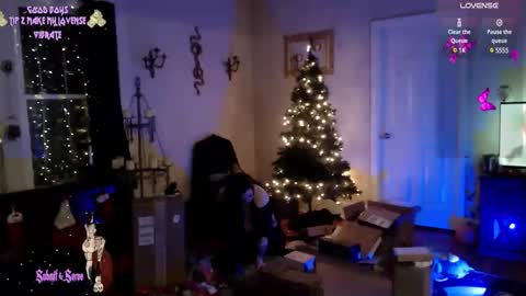 Snapshot of downwiththethiccness chatting on 12-24-24, 03:38 DownWithTheThiccness online show from 12-24-24, 03:38