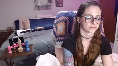 Snapshot of drama_bea chatting on 06-20-26, 03:53 Drama Bea online show from 06-20-26, 03:53