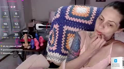 Snapshot of drama_bea chatting on 07-15-26, 03:56 Drama Bea online show from 07-15-26, 03:56