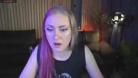 Lina online show from 05-30-26, 05:59