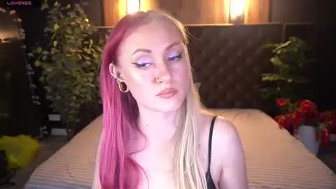 Snapshot of dramaquenn chatting on 07-08-26, 05:45 Lina online show from 07-08-26, 05:45