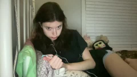 Snapshot of dream1girl_ chatting on 06-12-26, 12:53 ur dream girl online show from 06-12-26, 12:53