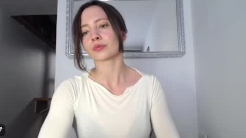 Nicole online show from 05-11-26, 06:52