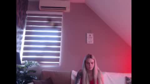 A girl online show from 03-04-26, 08:09