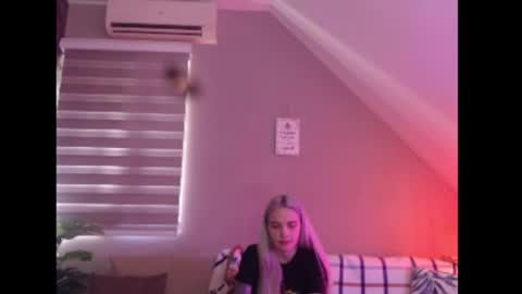 A girl online show from 04-08-26, 07:19