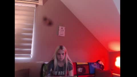 A girl online show from 06-04-26, 07:14