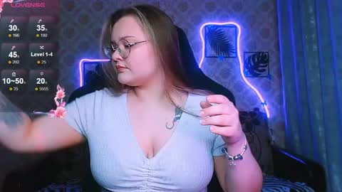 Snapshot of dreamforyoue2 chatting on 05-24-26, 06:35 dreamforyoue2 online show from 05-24-26, 06:35