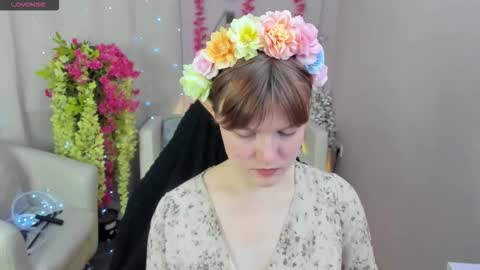 Snapshot of dreammyluna chatting on 09-27-25, 08:14 Luna online show from 09-27-25, 08:14