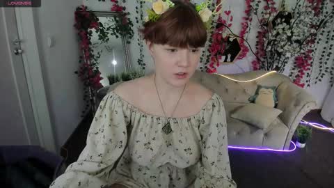 Snapshot of dreammyluna chatting on 11-08-25, 08:40 Luna online show from 11-08-25, 08:40