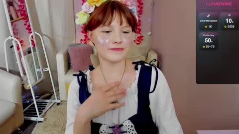 Snapshot of dreammyluna chatting on 11-27-25, 08:44 Luna online show from 11-27-25, 08:44