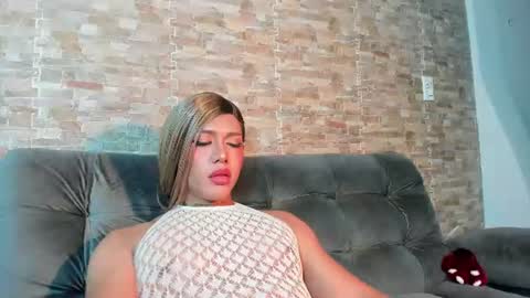 Snapshot of dreams_chloe chatting on 06-14-26, 12:19 dreams_chloe online show from 06-14-26, 12:19