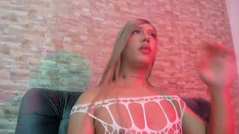 Snapshot of dreams_chloe chatting on 06-23-26, 06:11 dreams_chloe online show from 06-23-26, 06:11