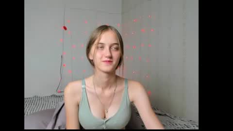 dreamy_pollyyy online show from 07-04-26, 12:28
