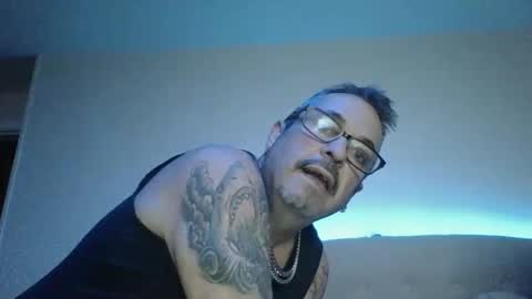 Snapshot of dreamycouple01 chatting on 04-11-26, 04:06 DreamyCouple01 online show from 04-11-26, 04:06