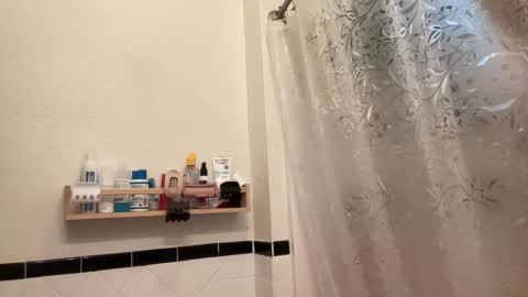 Snapshot of dreamyriri chatting on 03-17-26, 06:22 RIRI OR DREAMY online show from 03-17-26, 06:22