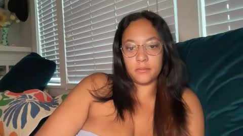 Snapshot of dreamyriri chatting on 04-05-26, 02:03 RIRI OR DREAMY online show from 04-05-26, 02:03