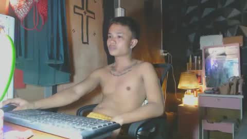 Snapshot of drive_maxxx chatting on 02-12-25, 04:33 drive_maxxx online show from 02-12-25, 04:33