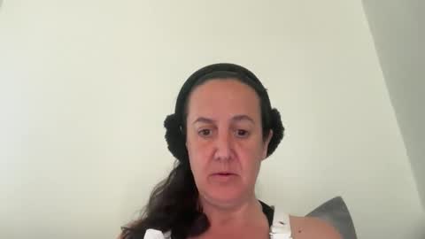 Snapshot of drresa chatting on 05-06-26, 08:19 Dr. Resa online show from 05-06-26, 08:19