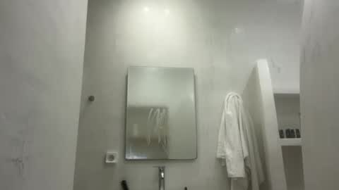 Snapshot of drresa chatting on 05-11-26, 04:04 Dr. Resa online show from 05-11-26, 04:04
