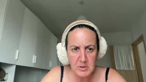 Snapshot of drresa chatting on 05-28-26, 12:02 Dr. Resa online show from 05-28-26, 12:02