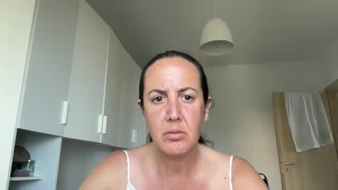 Snapshot of drresa chatting on 06-01-26, 09:33 Dr. Resa online show from 06-01-26, 09:33