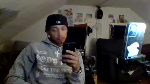 Snapshot of dubz07 chatting on 07-18-26, 01:32 dubz07 online show from 07-18-26, 01:32
