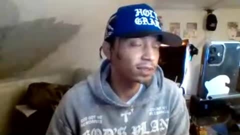 Snapshot of dubz07 chatting on 07-18-26, 01:37 dubz07 online show from 07-18-26, 01:37