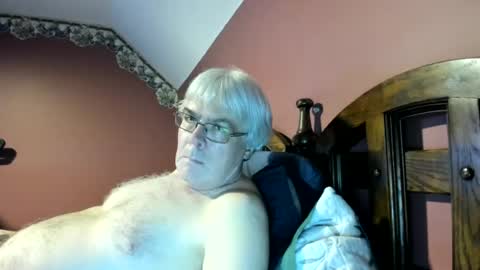 Snapshot of dug38 chatting on 07-10-26, 01:58 Doug online show from 07-10-26, 01:58