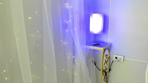 dulce__fiore07 online show from 05-30-26, 12:02