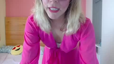 dulce__victoria__ online show from 03-23-26, 12:25