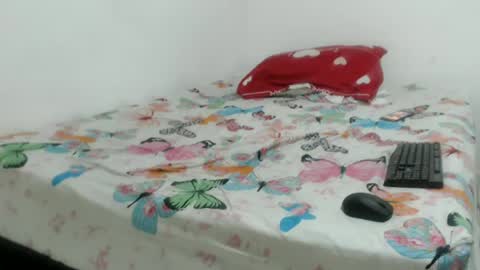 dulcefuegoxxx online show from 06-11-26, 08:29