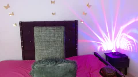 Snapshot of dulcesexy18 chatting on 04-19-26, 09:39 dulcesexy18 online show from 04-19-26, 09:39