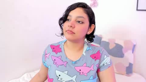 Snapshot of dullce77 chatting on 11-18-25, 07:40 Dulce online show from 11-18-25, 07:40