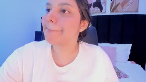 Snapshot of dullce77 chatting on 02-16-26, 07:32 Dulce online show from 02-16-26, 07:32