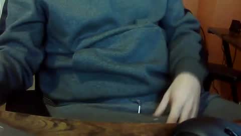 dweav240 online show from 12-26-24, 05:19