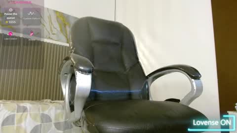 dyla_n18_ online show from 10-25-25, 10:15