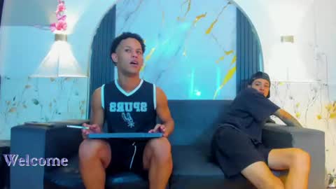 Snapshot of dylan_vanni chatting on 06-18-26, 04:02 Dylan online show from 06-18-26, 04:02