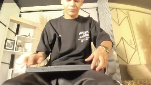 dylanroyce_ online show from 05-07-26, 01:38