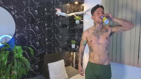 D Y L A N online show from 05-27-26, 03:14