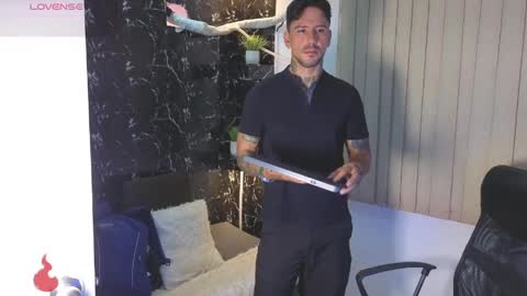 D Y L A N online show from 05-28-26, 03:15
